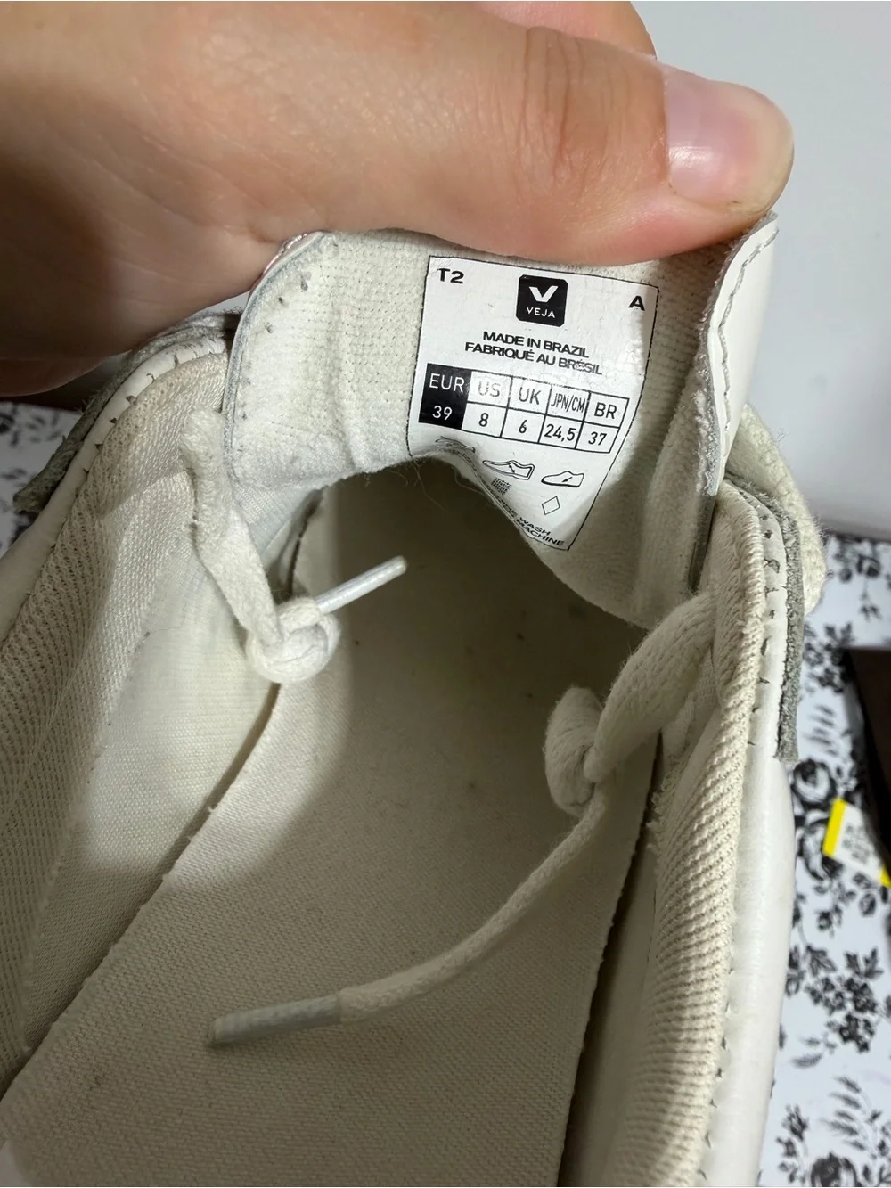 Veja classic trendy